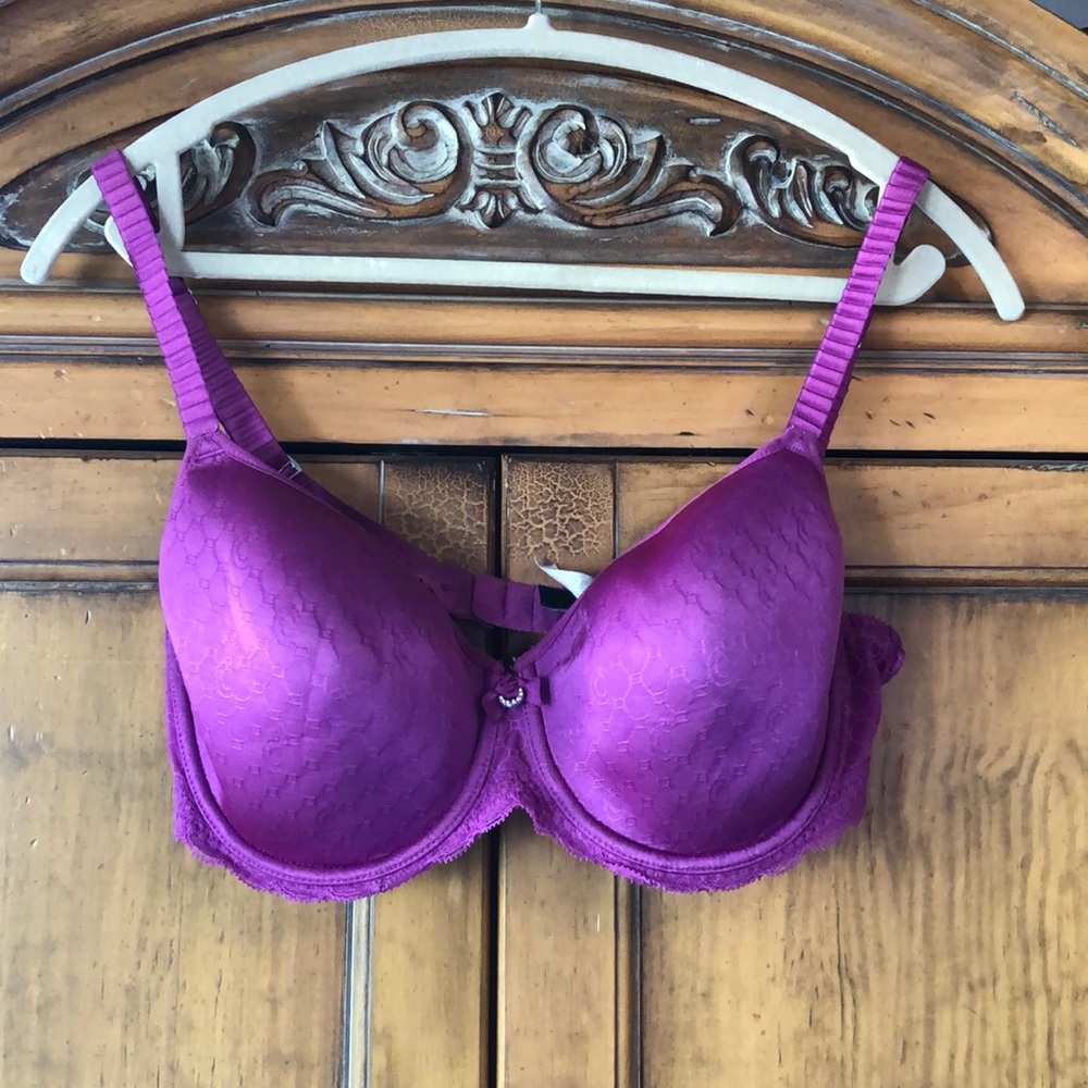 Chantelle 34DD lightly padded hot pink bra